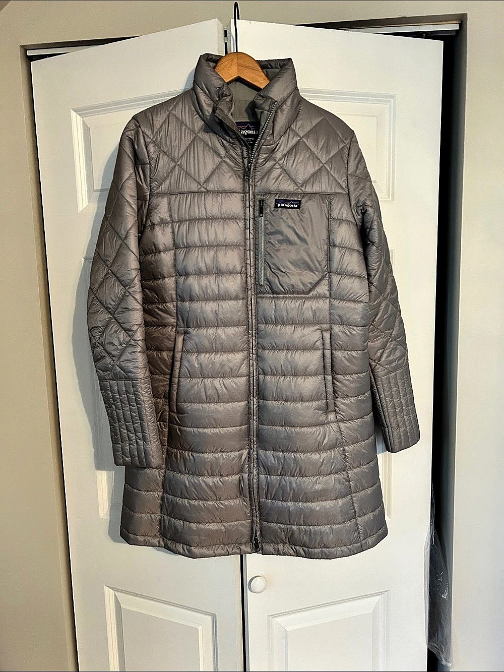 Patagonia Down With It Parka Women's Puffer Jacket in Silver
